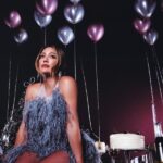 Hilary Duff – Holiday Things