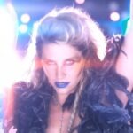 Kesha veröffentlicht „endlich“ das 16 Jahre alte Musikvideo zu „Backstabber“