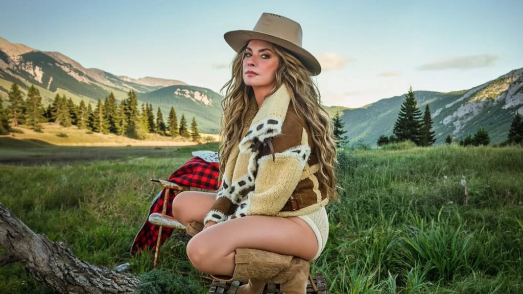 Shania Twain gewährt einen Blick hinter die Kulissen der Aufnahmen zu „Little Miss Twain“ und gibt einen Vorgeschmack auf unveröffentlichte Songs